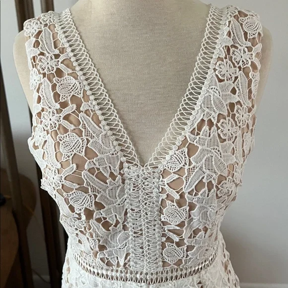 Alya White Lace Mini Dress NWOT - Picture 2 of 7